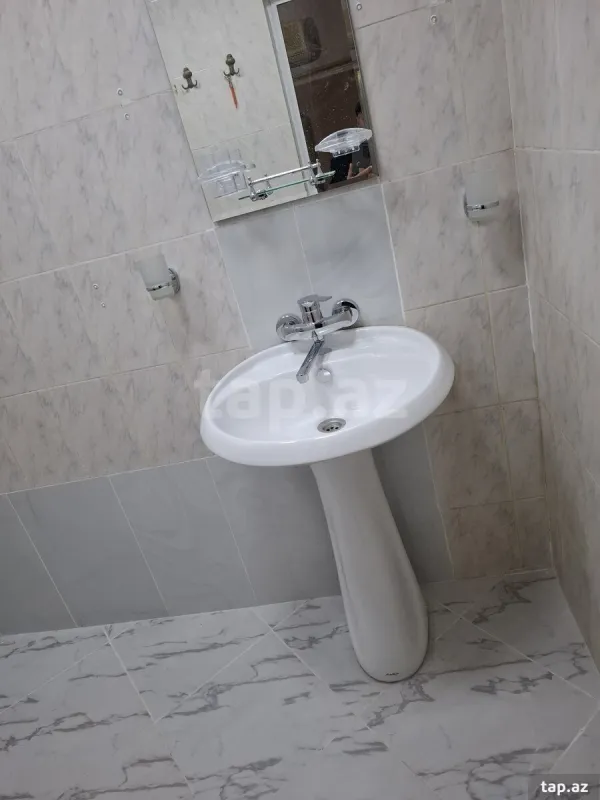Kirayə verilir 2 otaqlı mənzil 60 m²