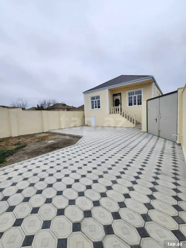 Satılır 4 otaqlı həyət evi