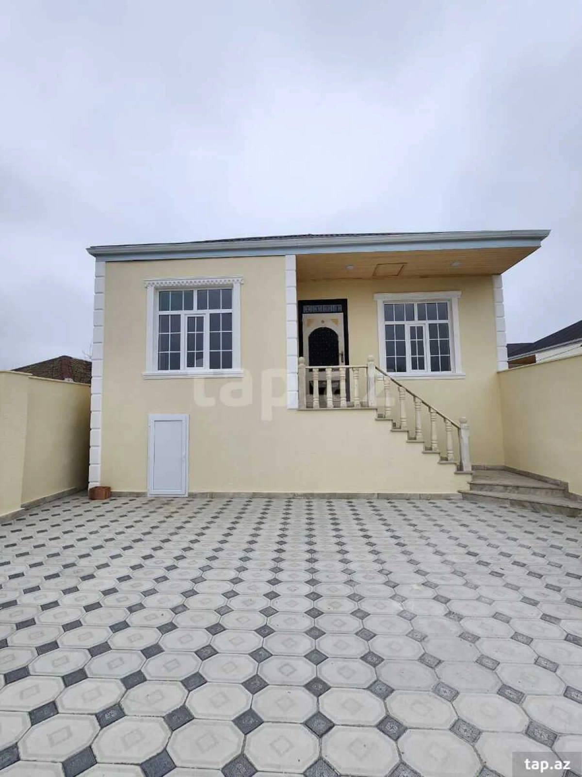 Satılır 4 otaqlı həyət evi