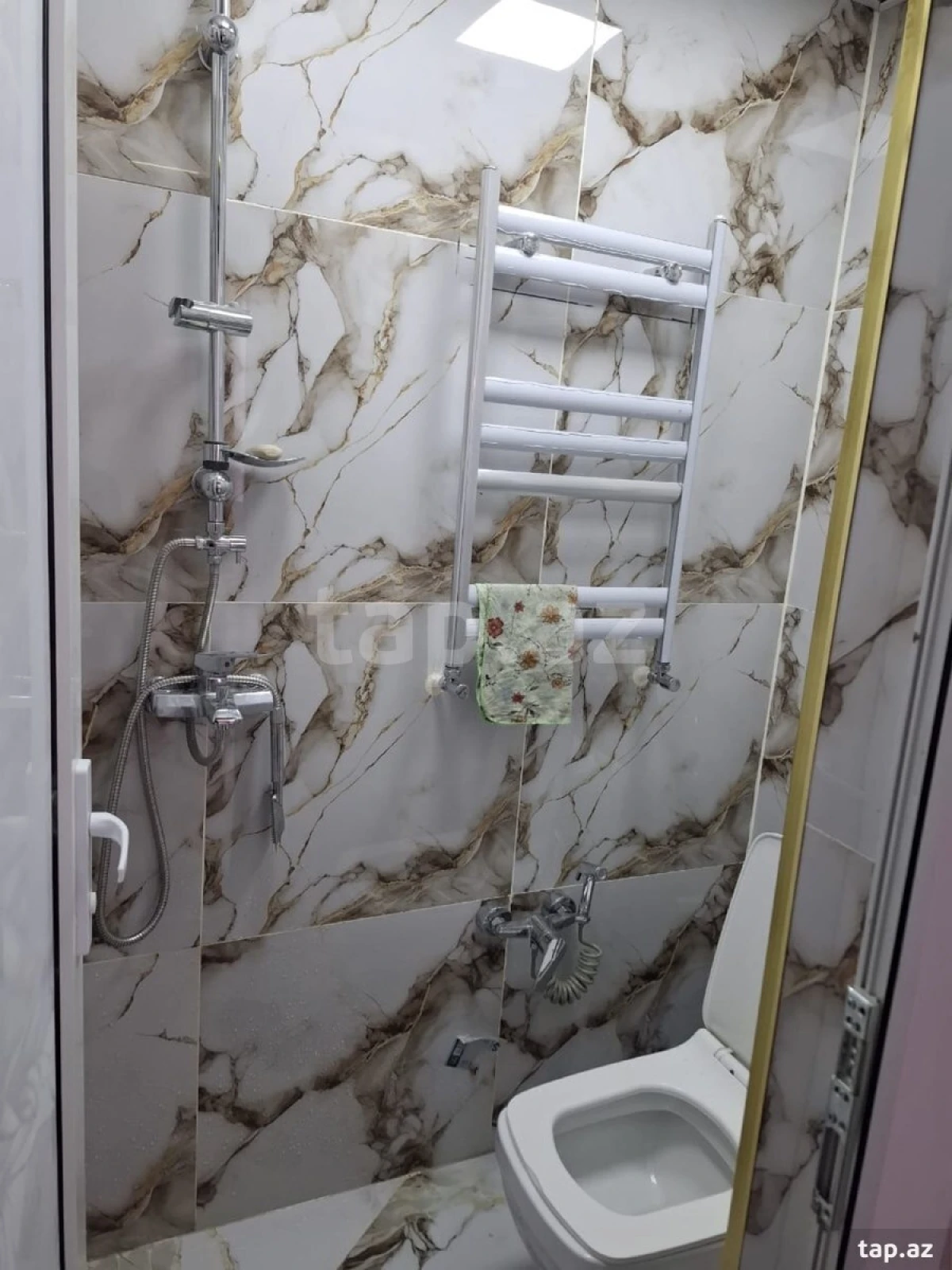 Satılır 5 otaqlı həyət evi