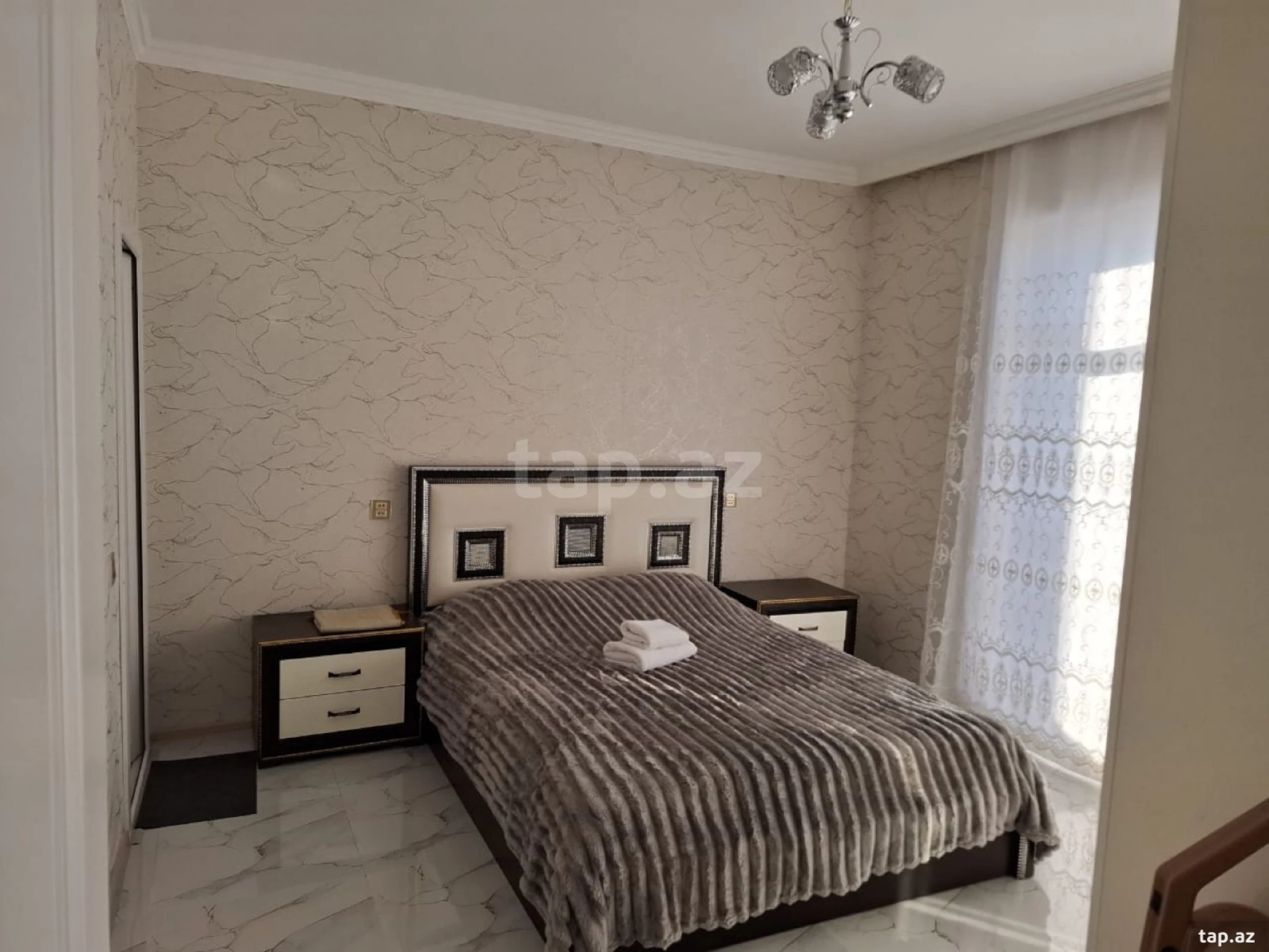 Satılır 5 otaqlı həyət evi