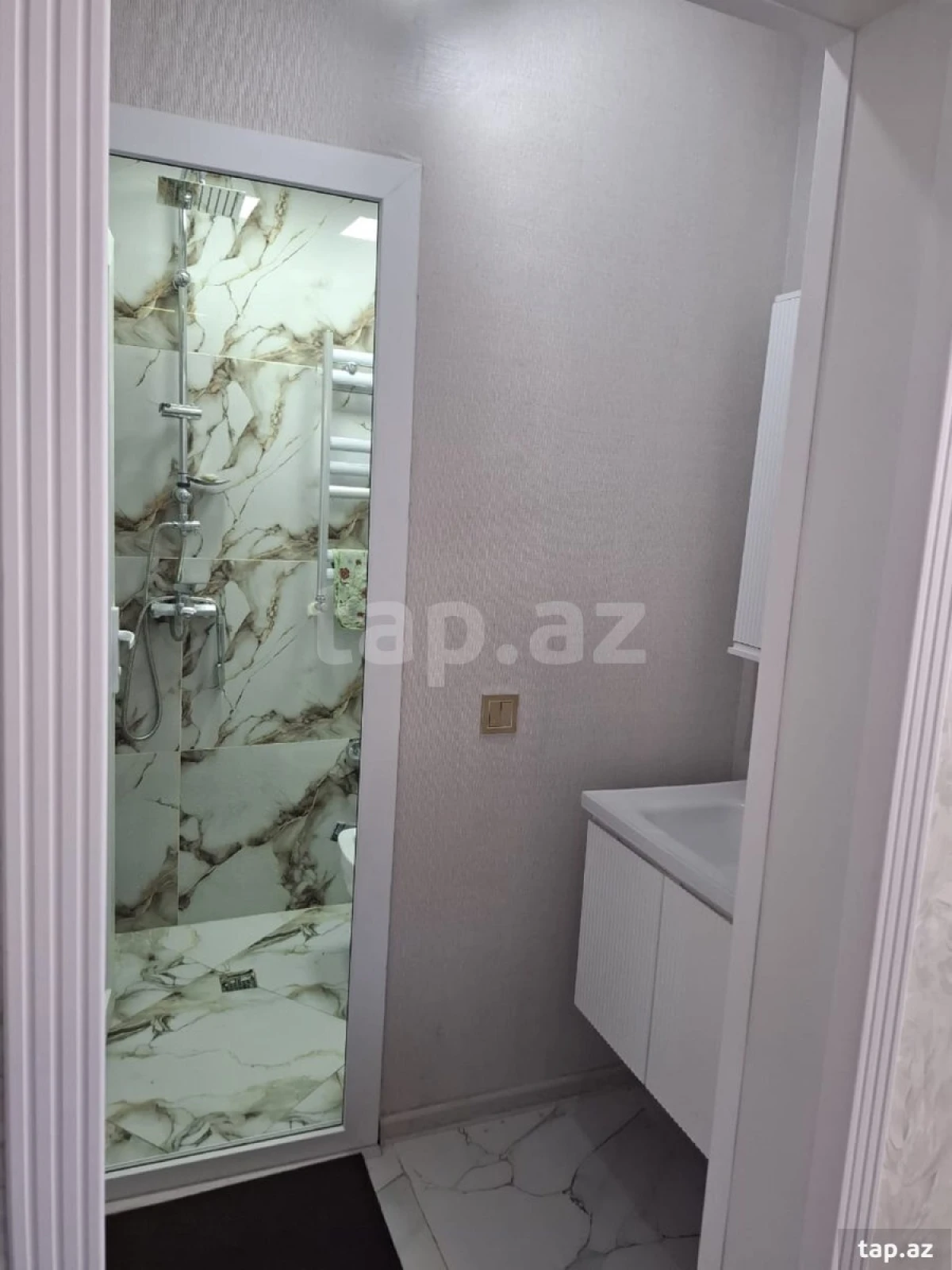 Satılır 5 otaqlı həyət evi