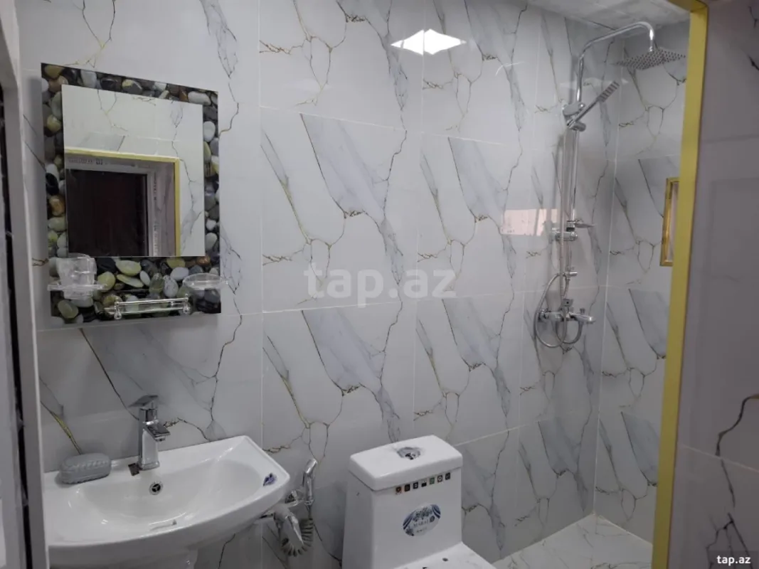 Satılır 5 otaqlı həyət evi