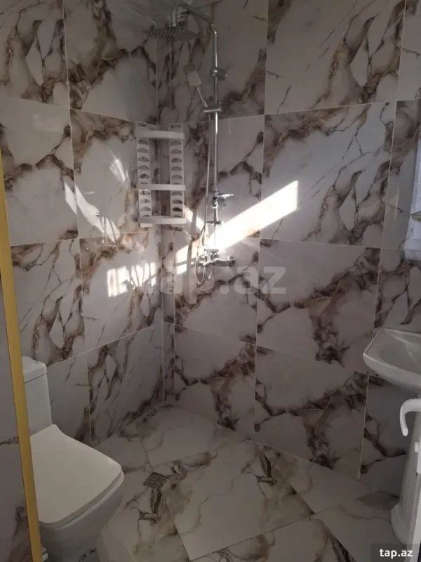 Satılır 5 otaqlı həyət evi