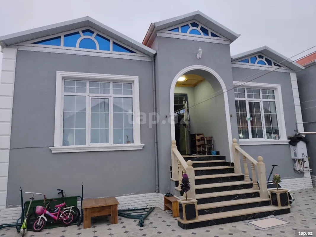 Satılır 4 otaqlı həyət evi