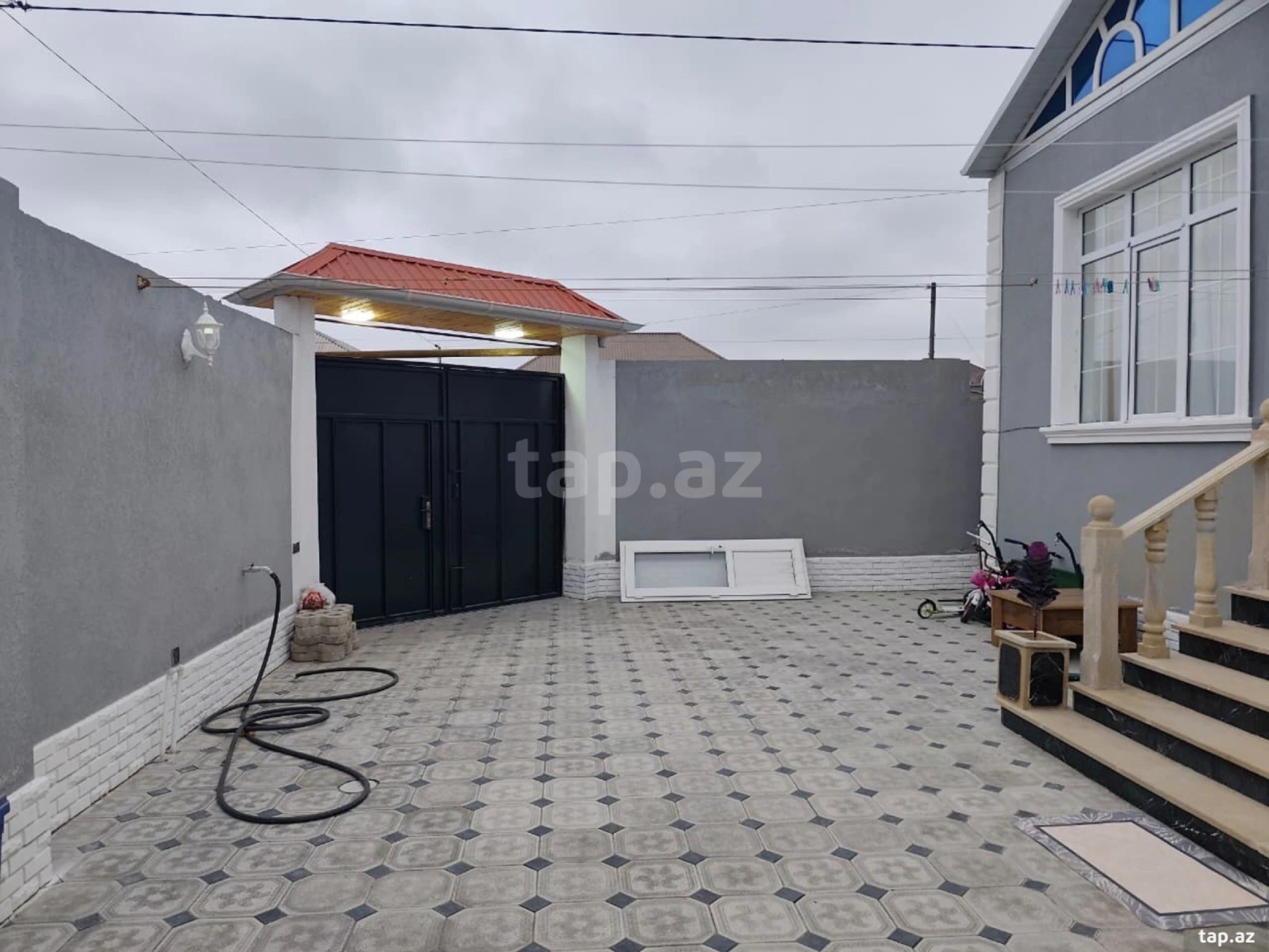 Satılır 4 otaqlı həyət evi