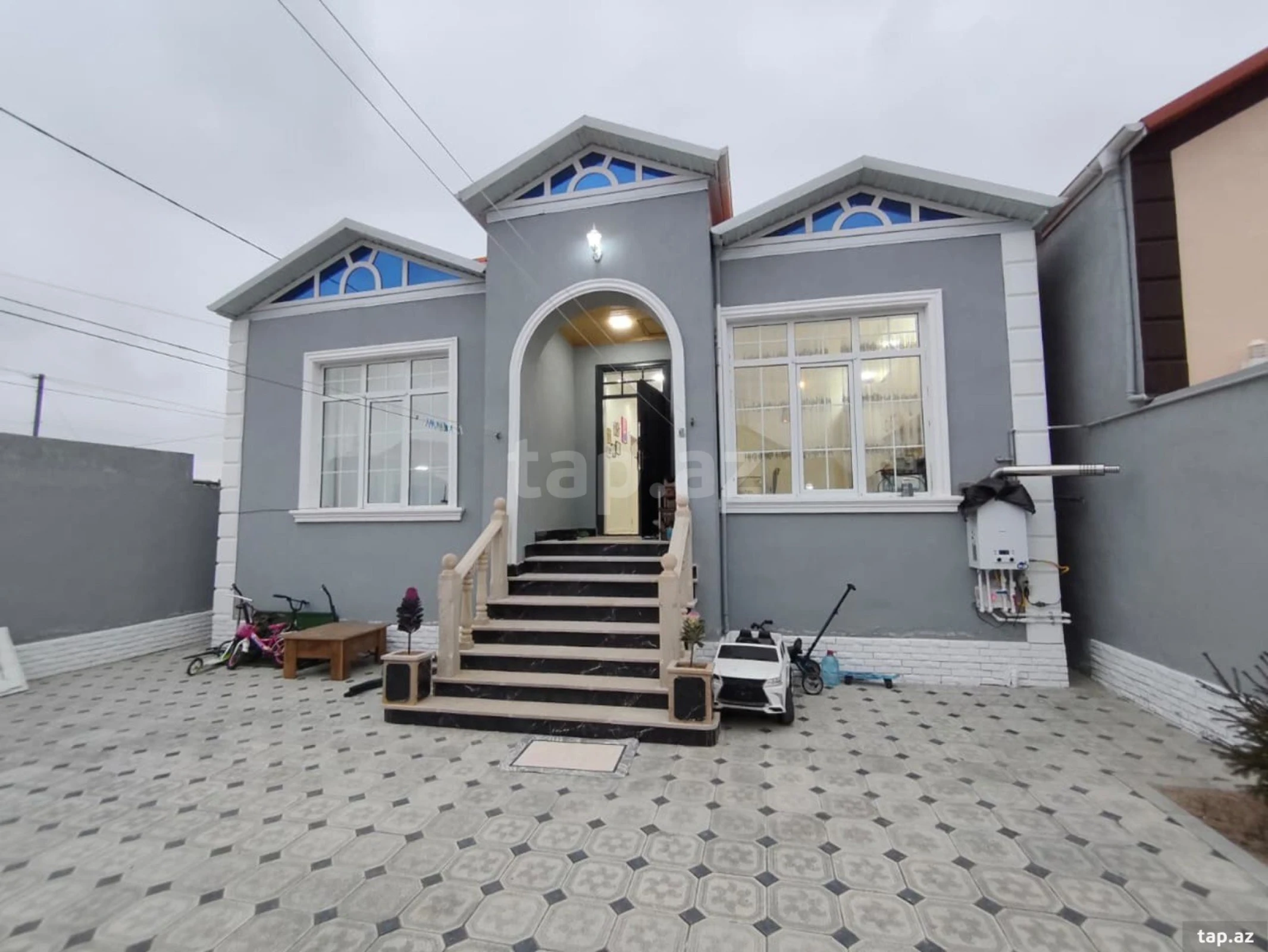 Satılır 4 otaqlı həyət evi