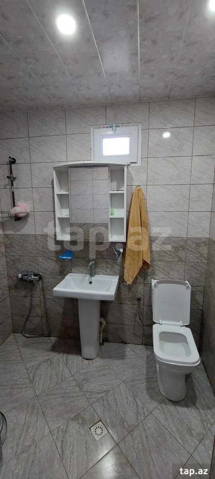 Satılır 5 otaqlı həyət evi 1500 m²