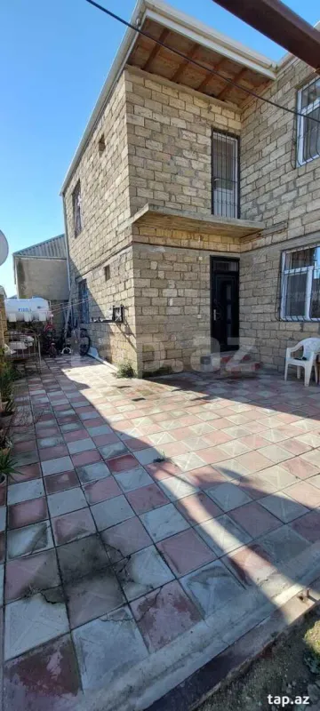 Satılır 5 otaqlı həyət evi 1500 m²