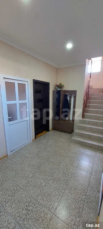 Satılır 5 otaqlı həyət evi 1500 m²