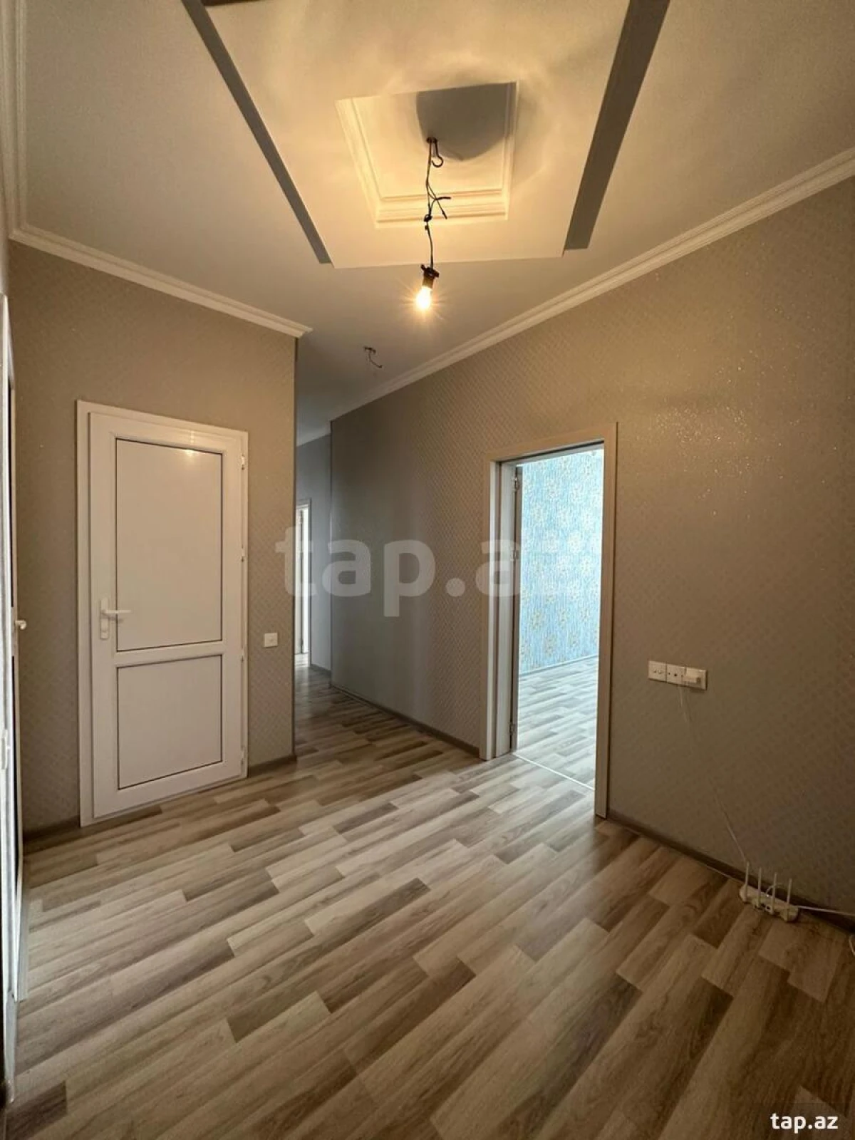 Satılır 3 otaqlı yeni tikili 120 m²