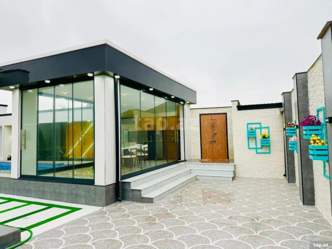 Satılır 4 otaqlı həyət evi