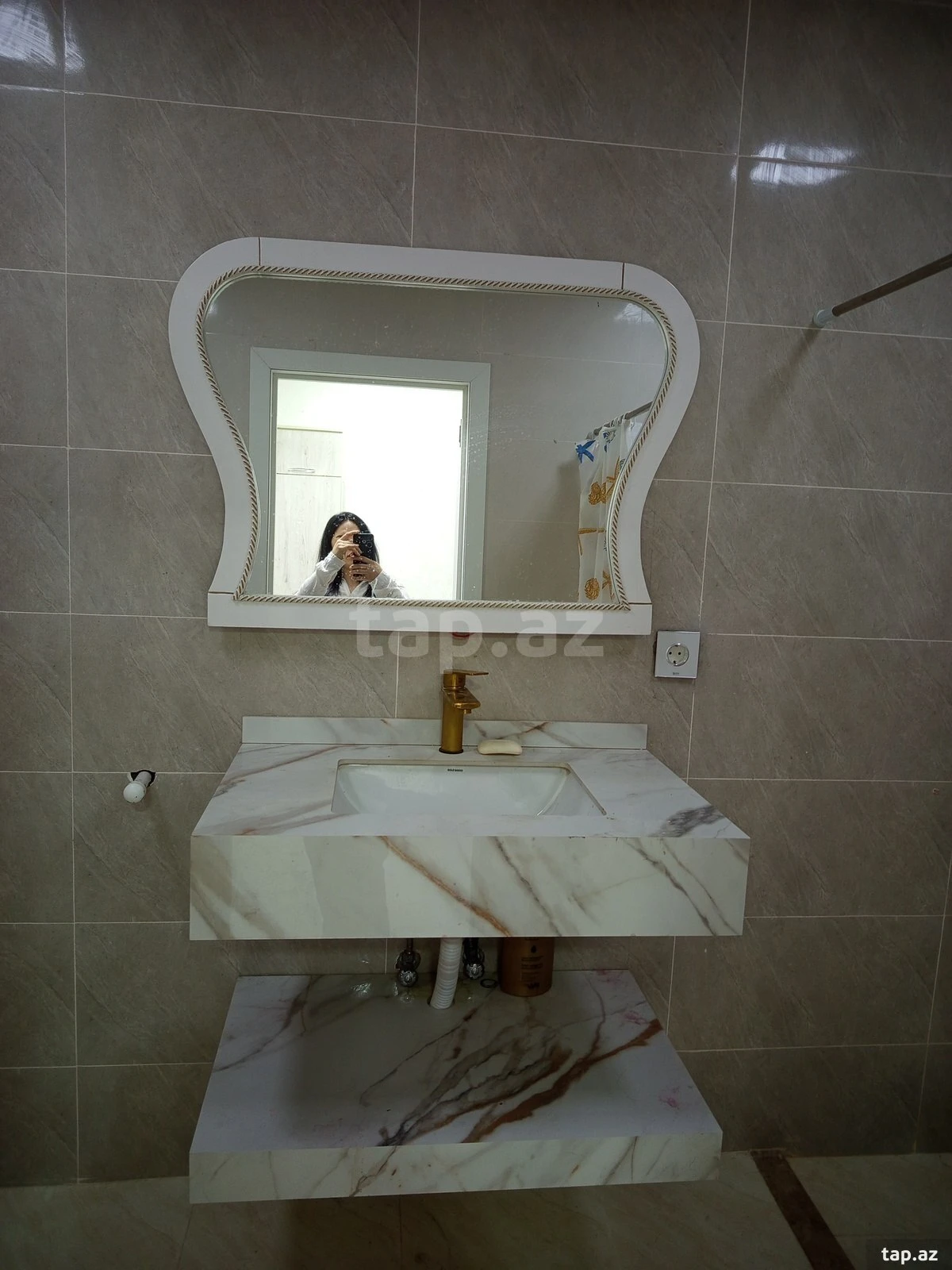 Kirayə verilir 2 otaqlı yeni tikili 80 m²