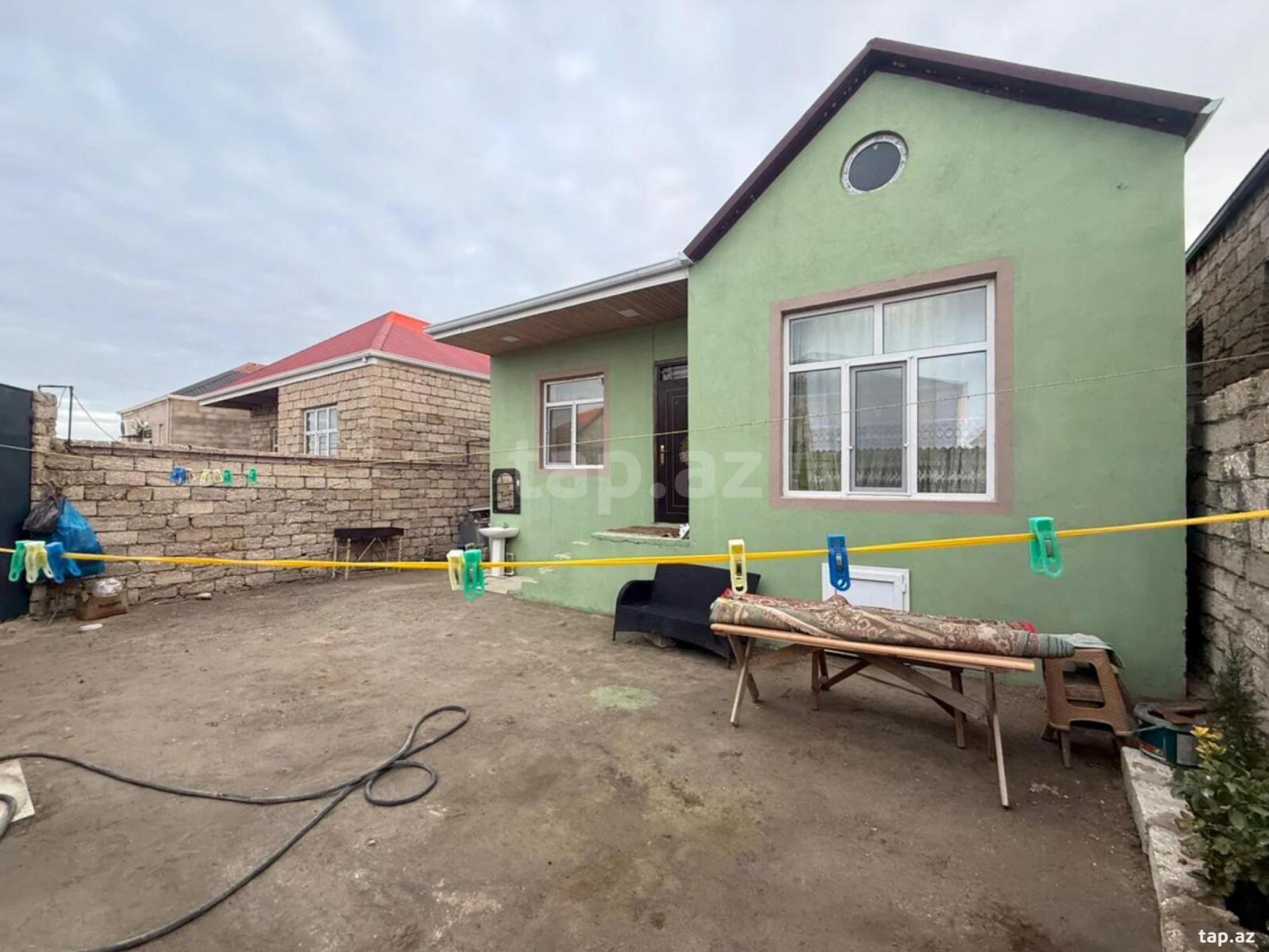 Satılır 3 otaqlı həyət evi