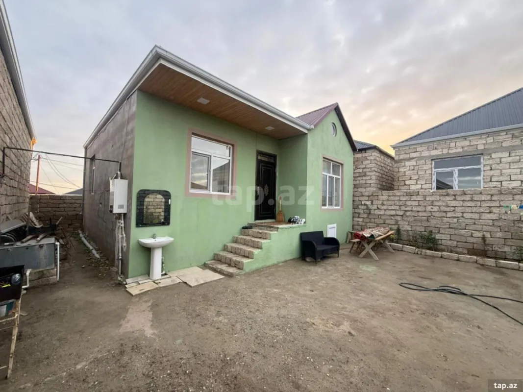 Satılır 3 otaqlı həyət evi