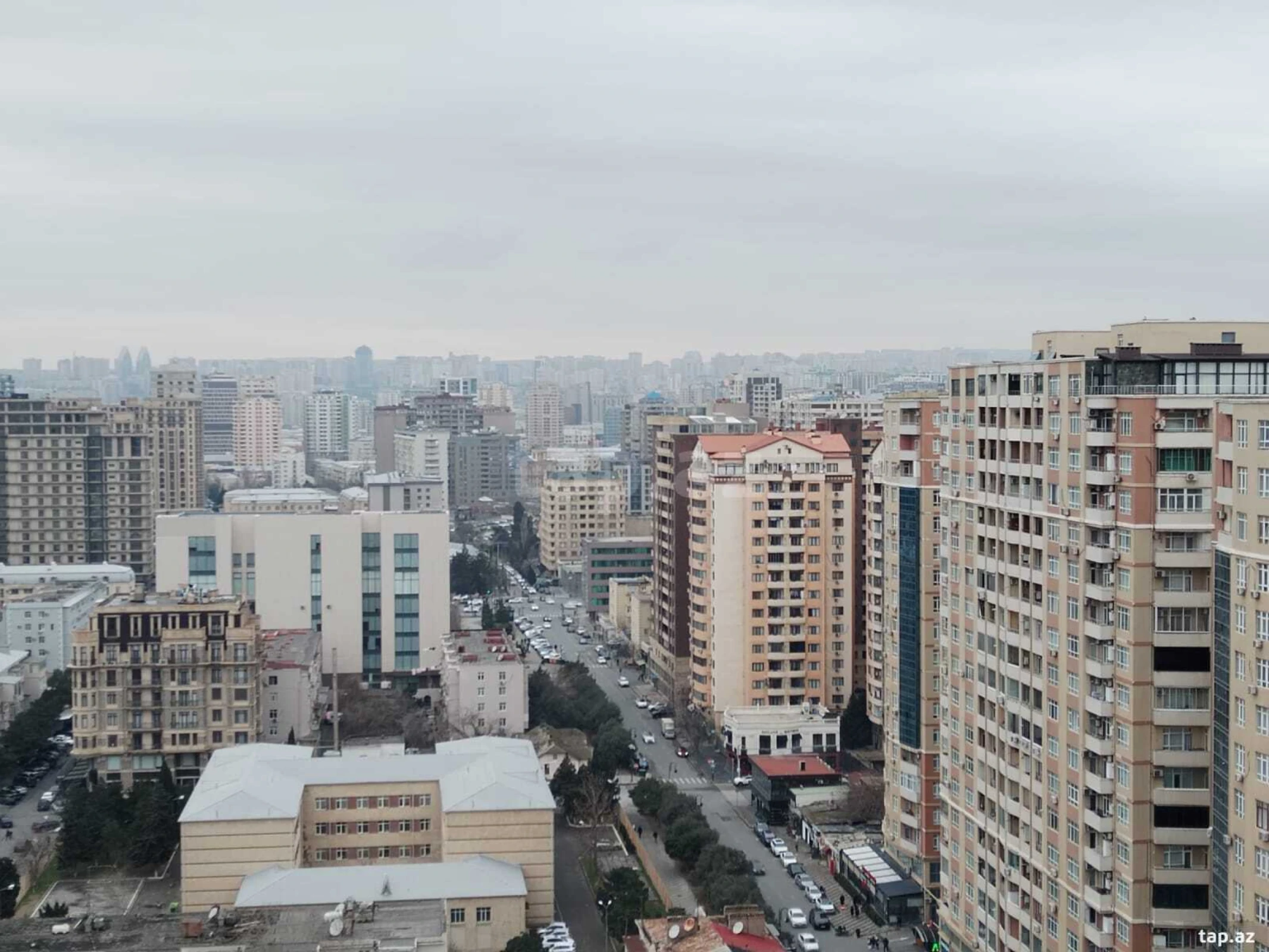 Satılır 3 otaqlı yeni tikili 125 m²