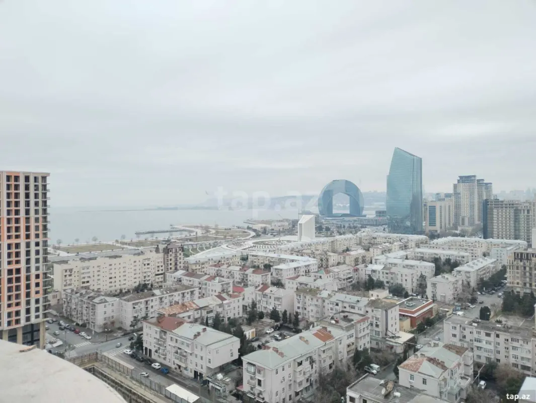 Satılır 3 otaqlı yeni tikili 125 m²