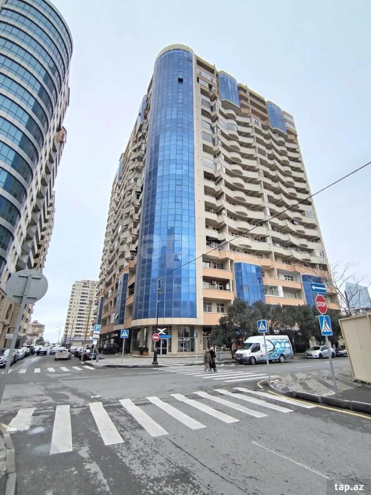 Satılır 3 otaqlı yeni tikili 125 m²