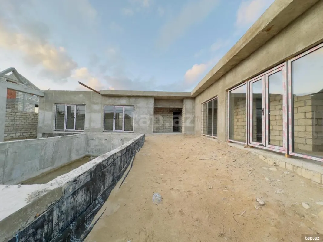 Satılır 4 otaqlı həyət evi