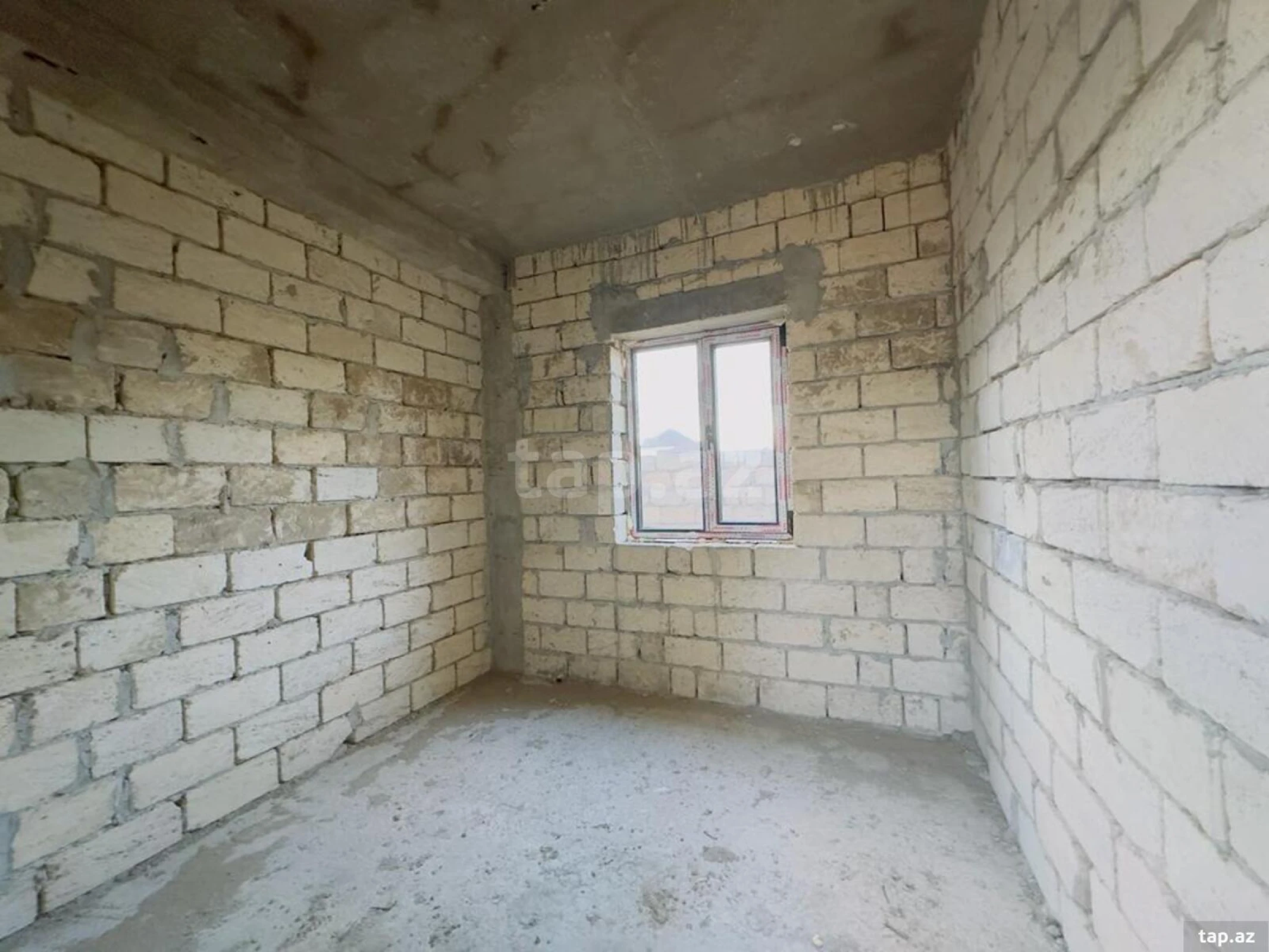 Satılır 4 otaqlı həyət evi