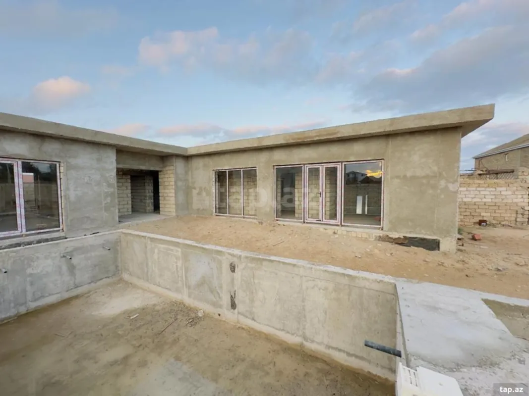 Satılır 4 otaqlı həyət evi