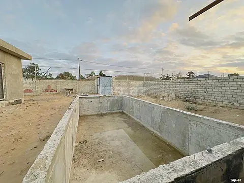 Satılır 4 otaqlı həyət evi