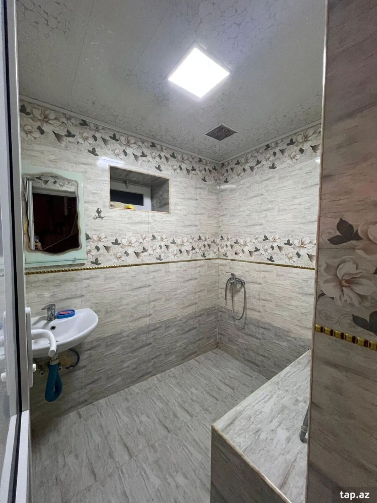 Satılır 7 otaqlı həyət evi