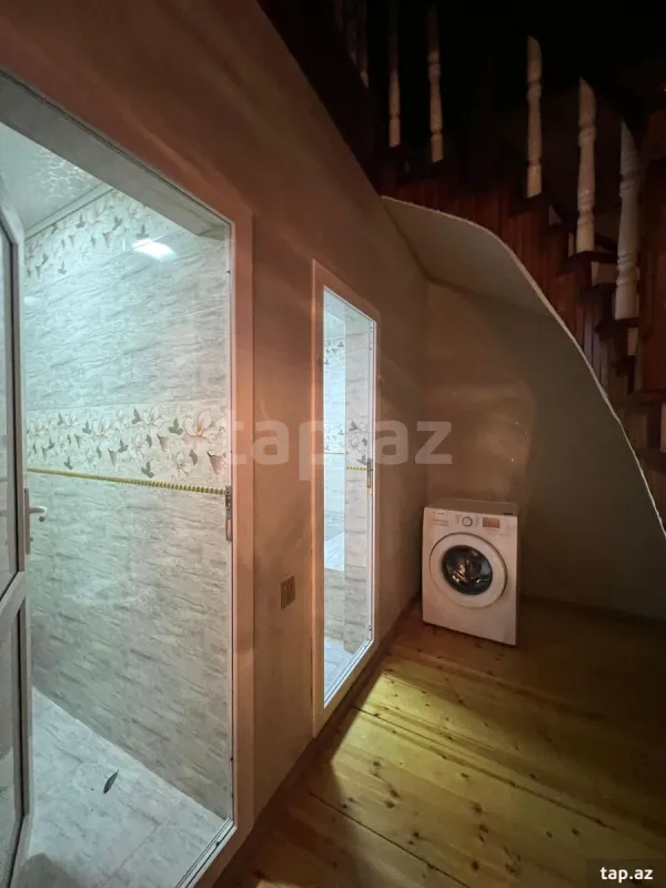 Satılır 7 otaqlı həyət evi