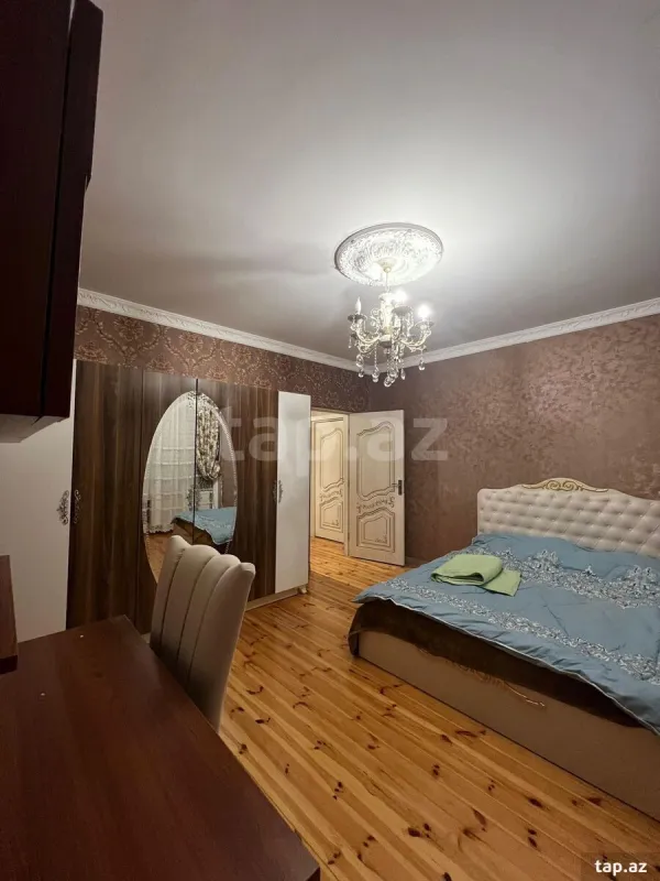 Satılır 7 otaqlı həyət evi