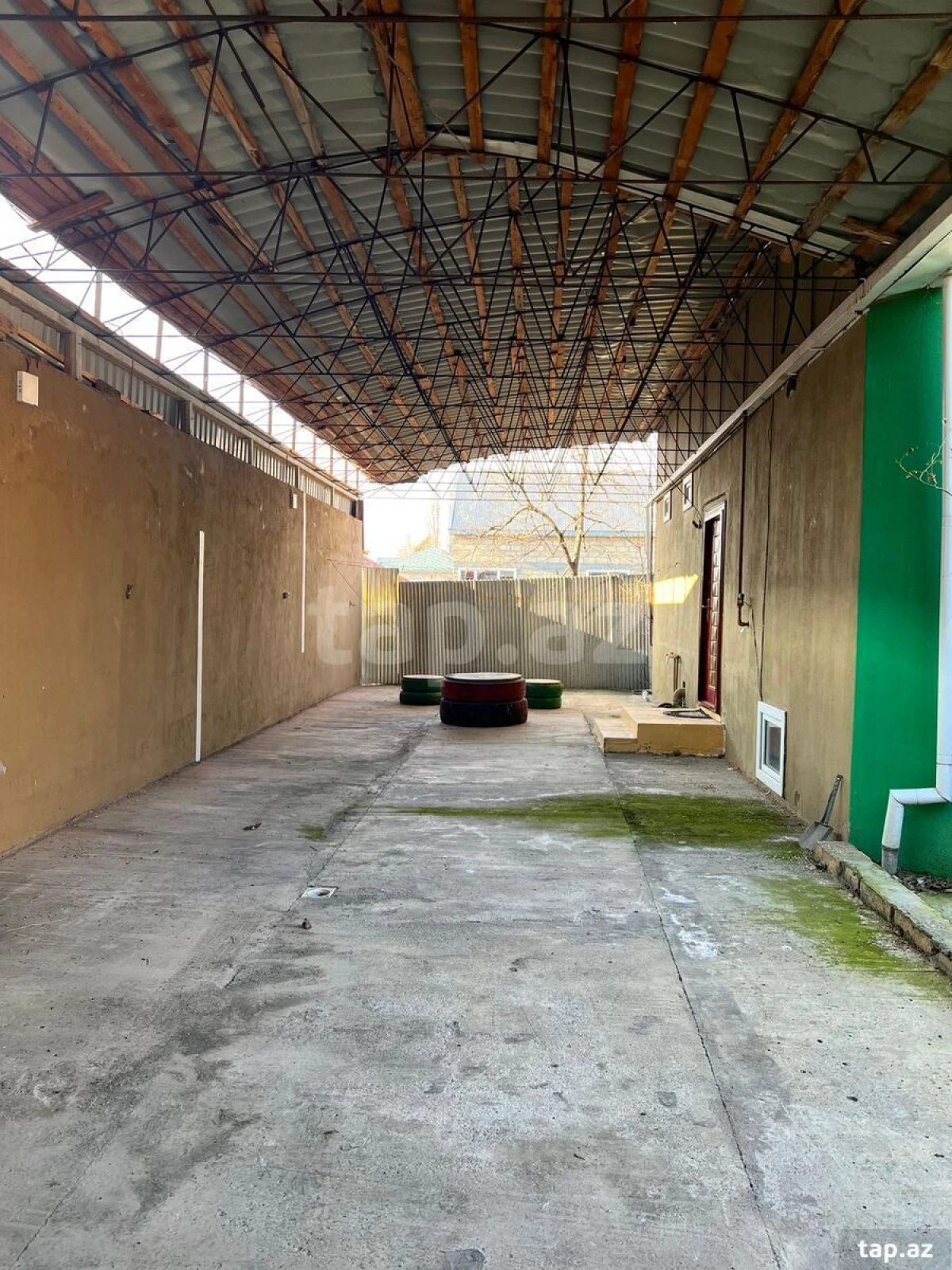 Satılır 7 otaqlı həyət evi