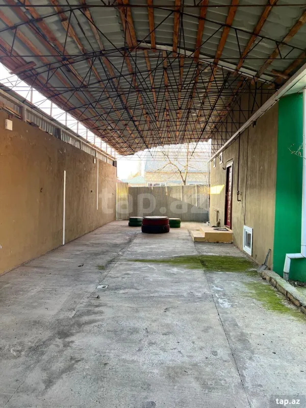 Satılır 7 otaqlı həyət evi