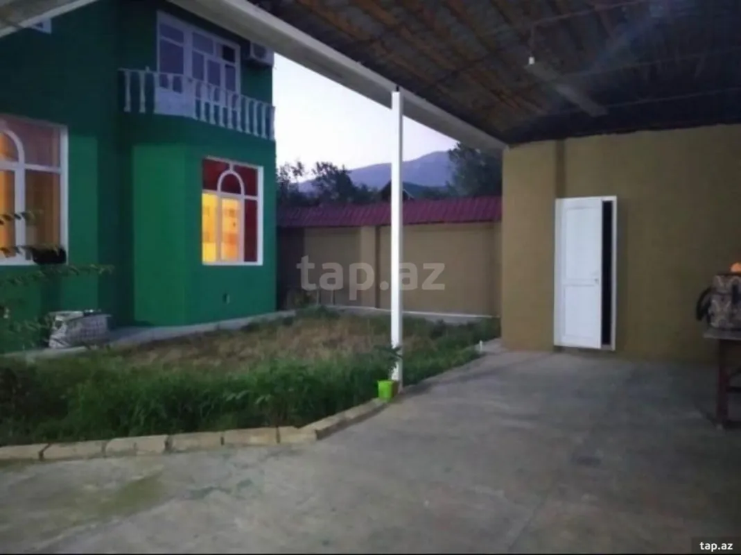 Satılır 7 otaqlı həyət evi