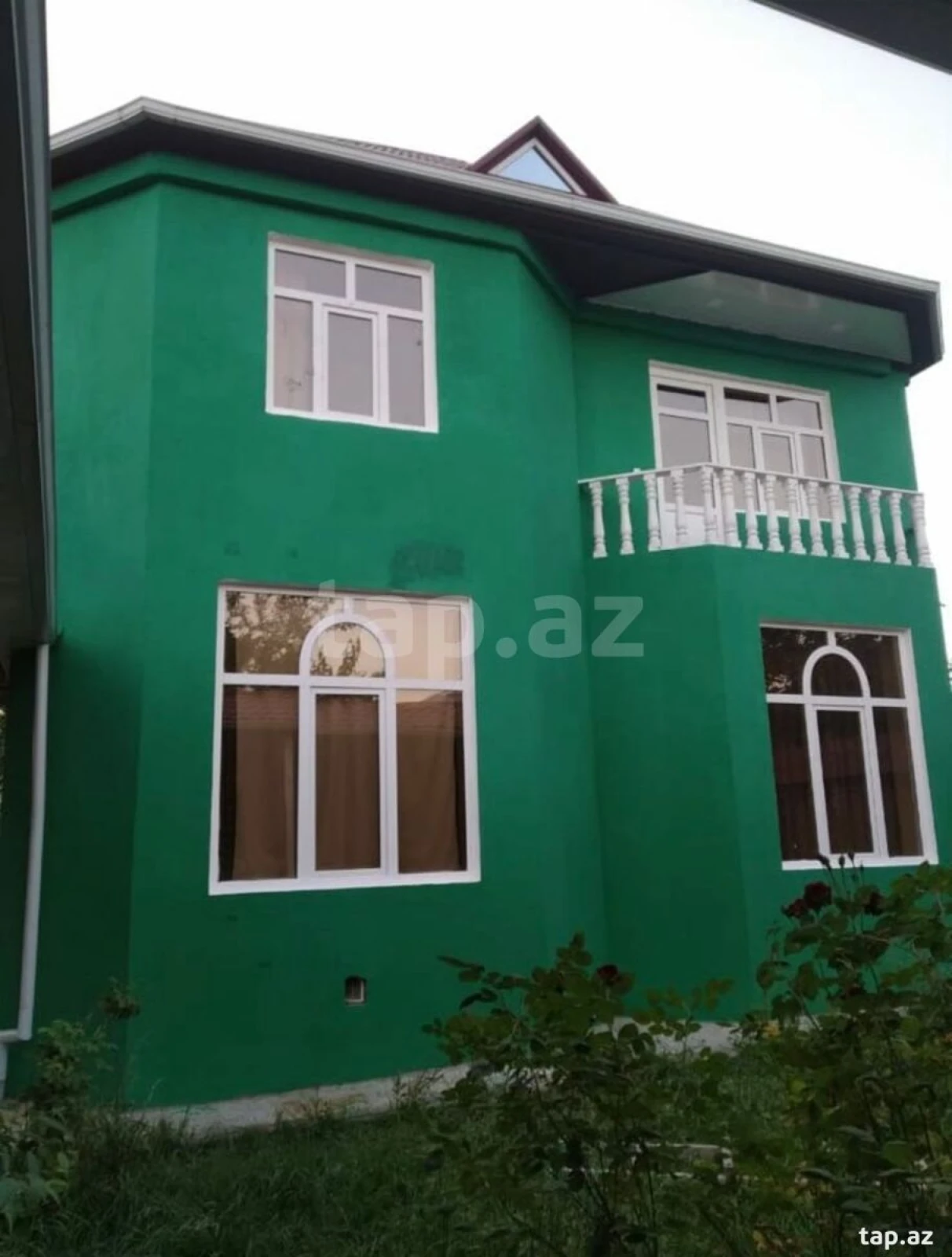 Satılır 7 otaqlı həyət evi