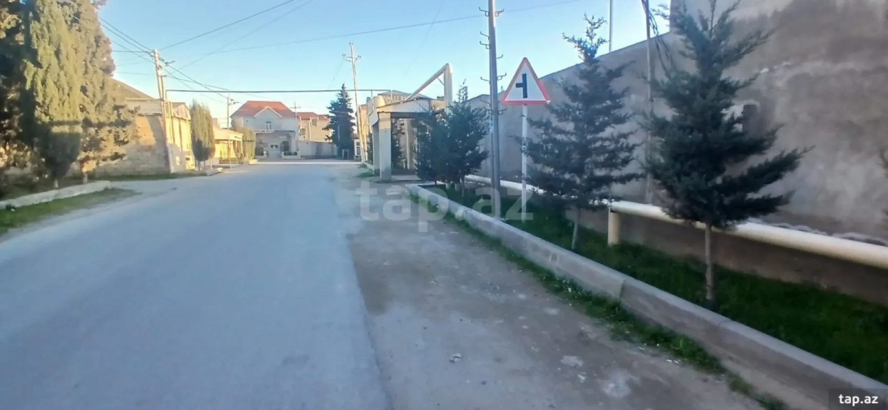 Satılır 6 otaqlı həyət evi