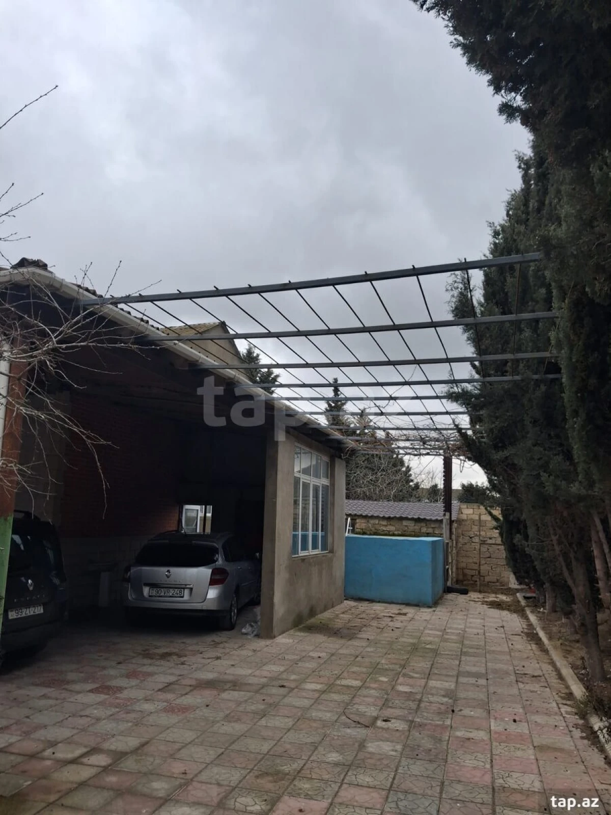 Satılır 6 otaqlı həyət evi