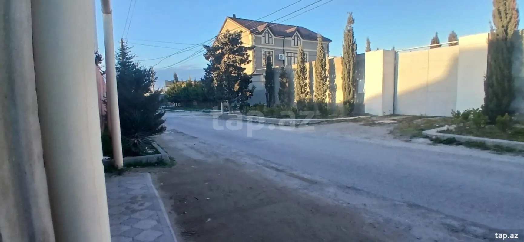 Satılır 6 otaqlı həyət evi