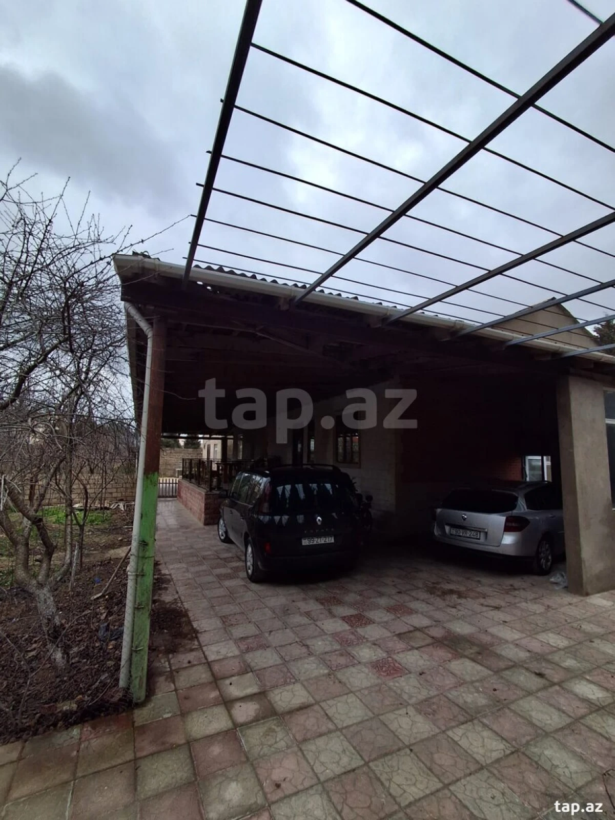 Satılır 6 otaqlı həyət evi