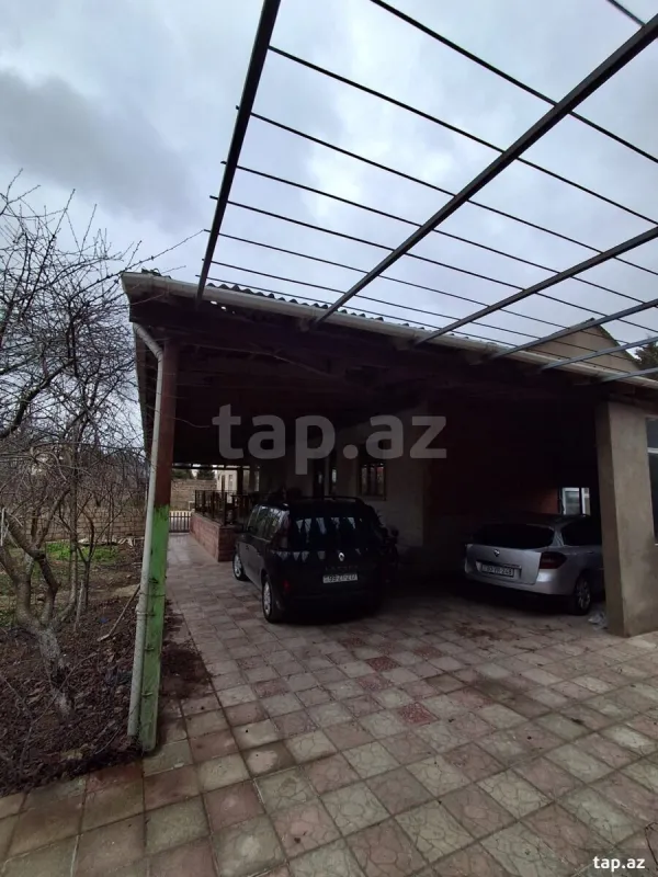 Satılır 6 otaqlı həyət evi