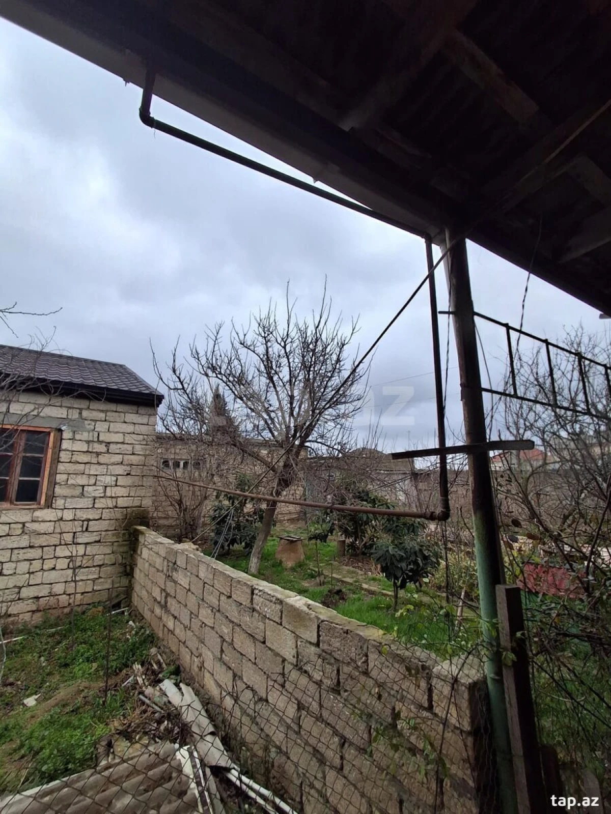 Satılır 6 otaqlı həyət evi