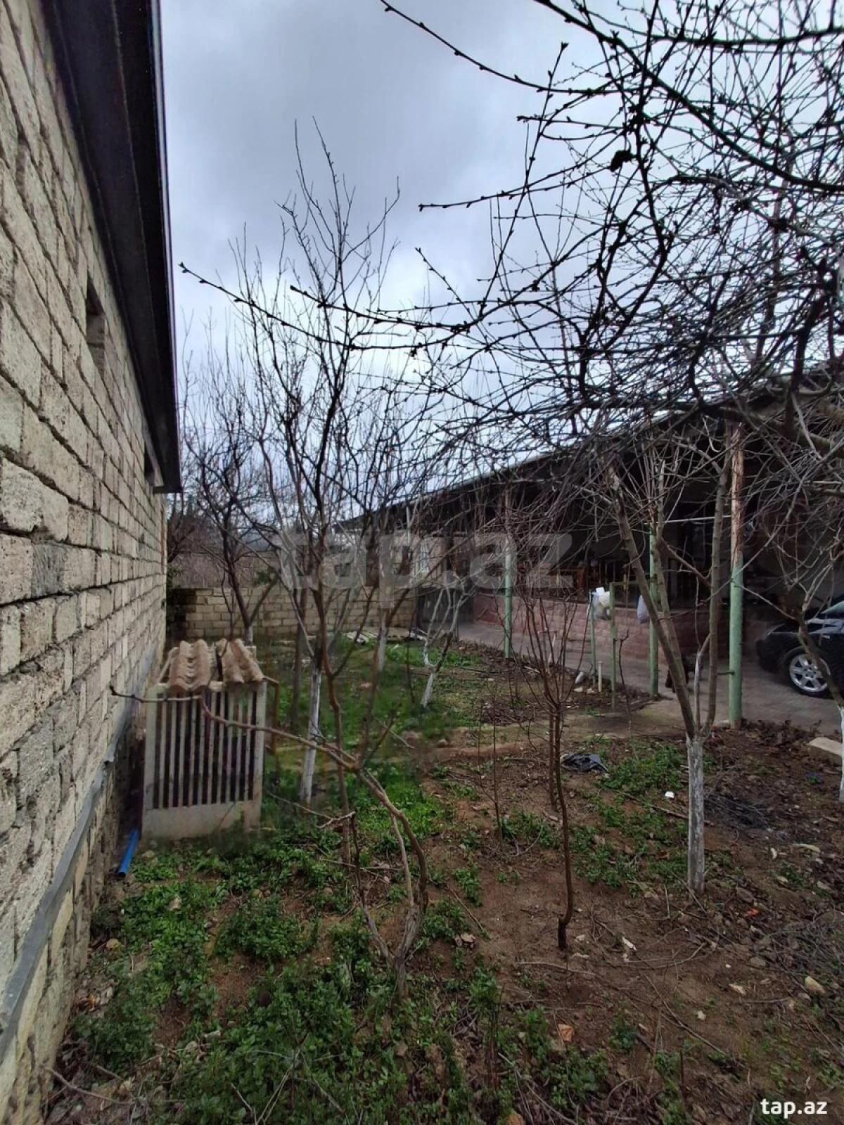 Satılır 6 otaqlı həyət evi