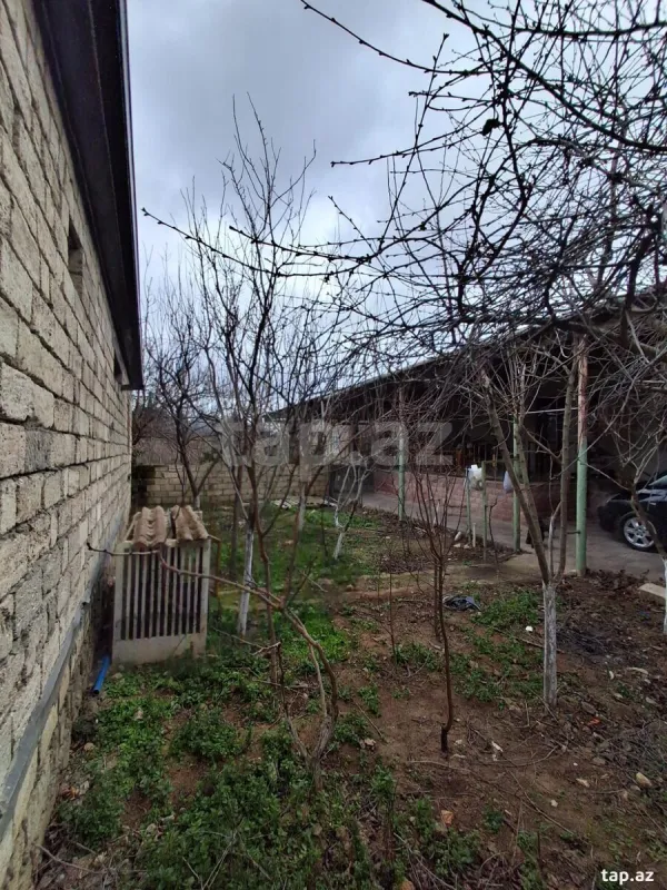 Satılır 6 otaqlı həyət evi