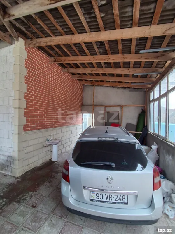 Satılır 6 otaqlı həyət evi