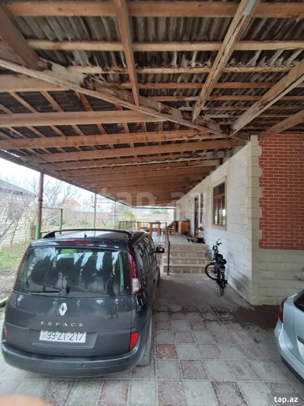 Satılır 6 otaqlı həyət evi