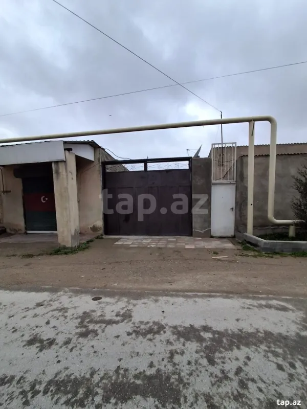 Satılır 6 otaqlı həyət evi