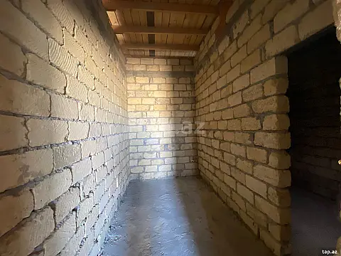 Satılır 4 otaqlı həyət evi