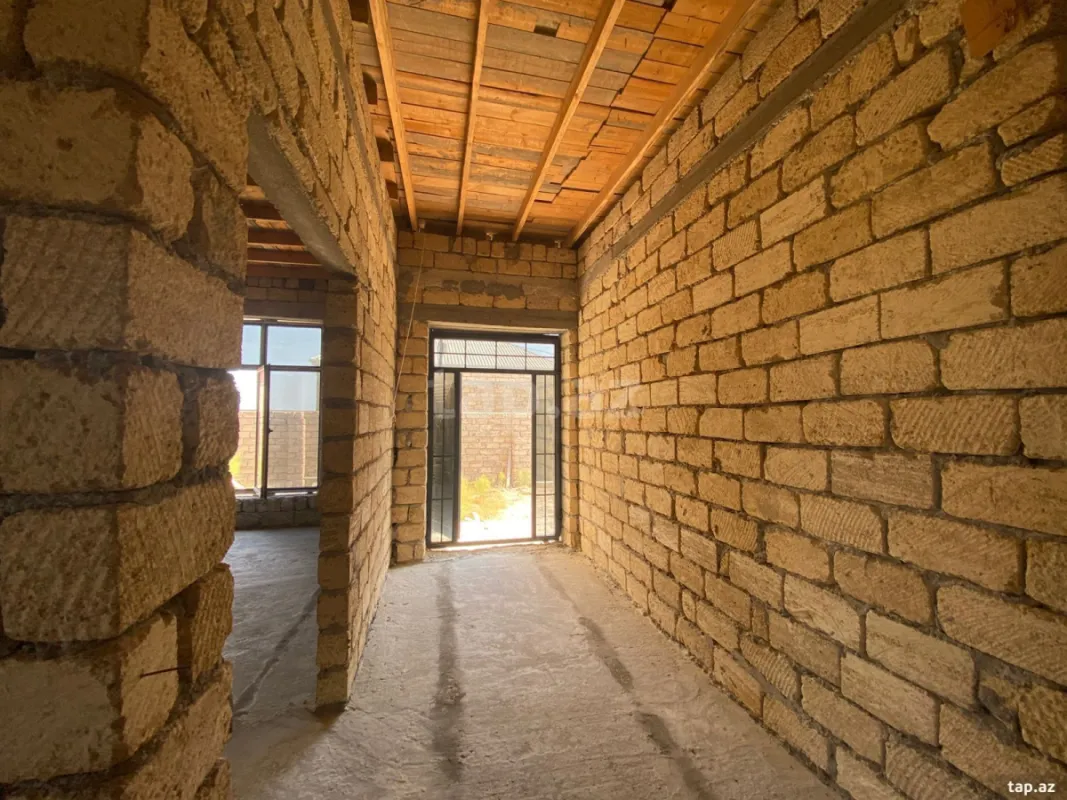 Satılır 4 otaqlı həyət evi