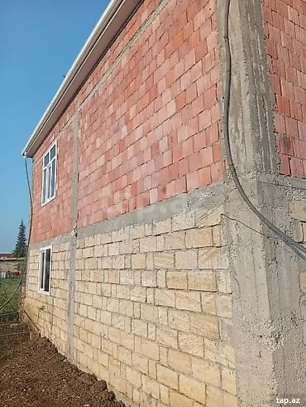 Satılır 3 otaqlı həyət evi 240 m²