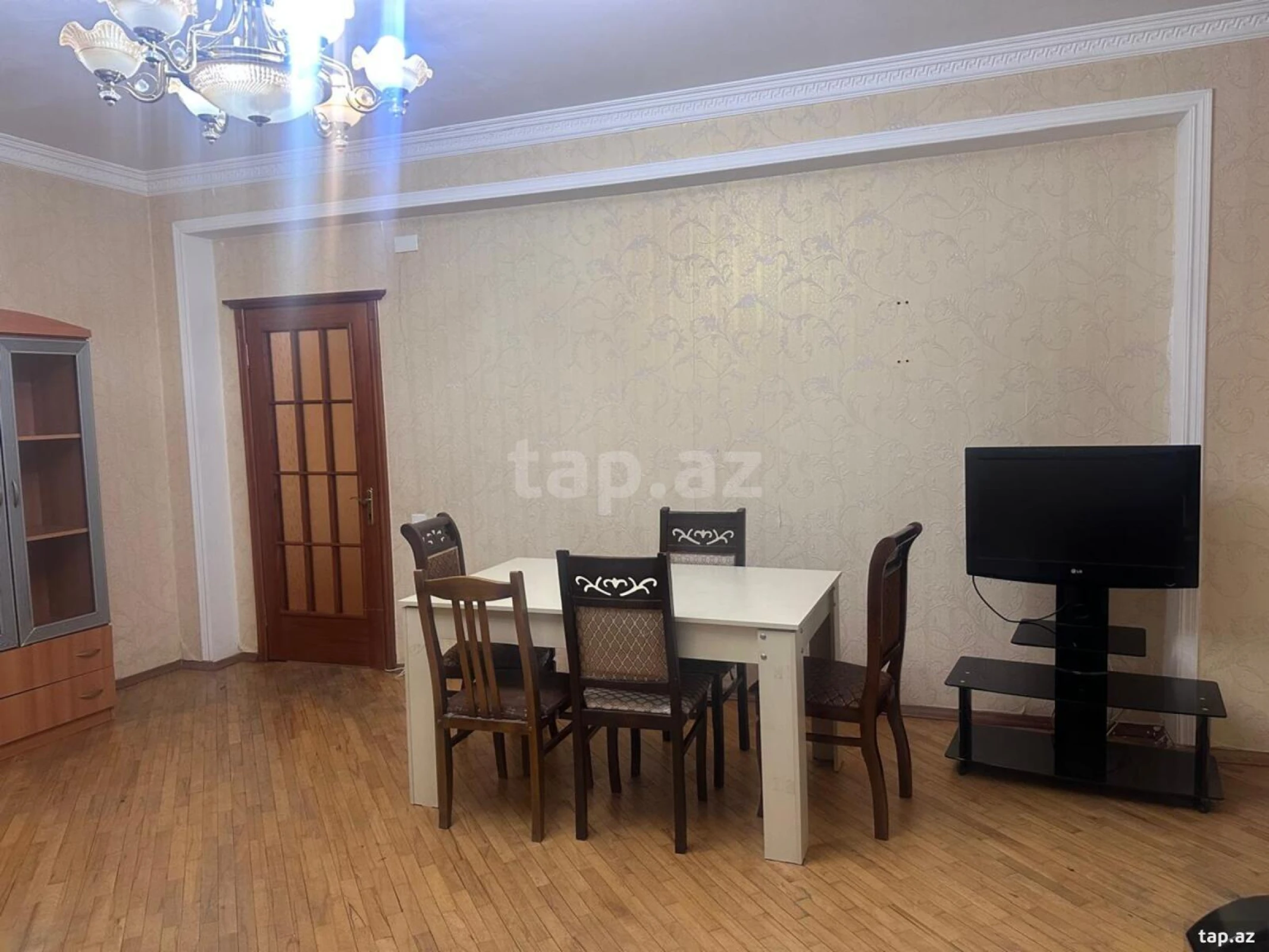 Kirayə verilir 3 otaqlı yeni tikili 140 m²