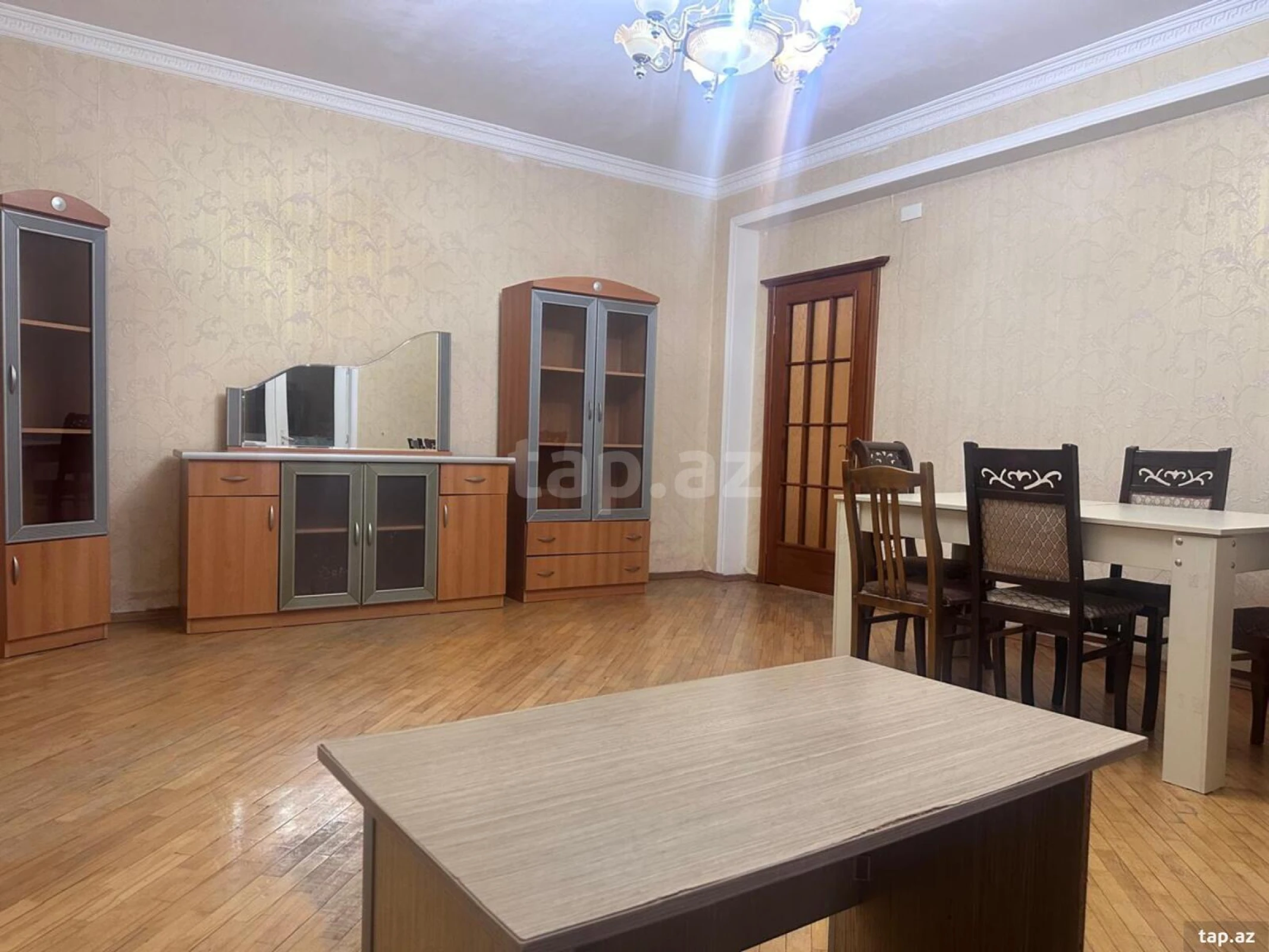 Kirayə verilir 3 otaqlı yeni tikili 140 m²