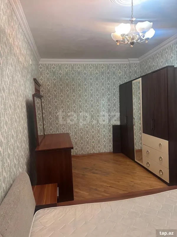 Kirayə verilir 3 otaqlı yeni tikili 140 m²